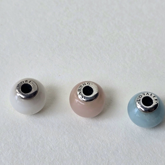 Pandora essence pair: Caring, Loyalty - Picture 2 of 3